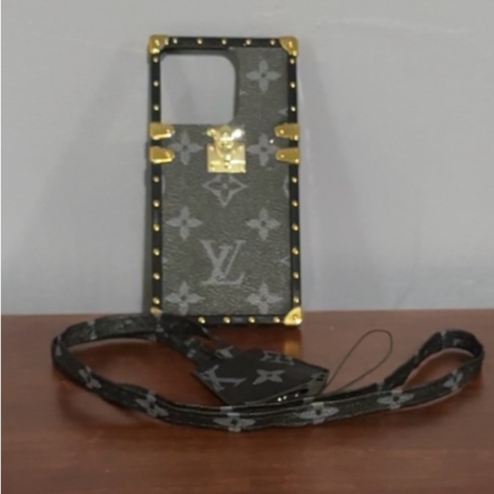 iPhone 14 Pro case